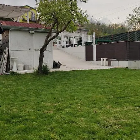 Borgo Lamurese Bed & Breakfast 3*