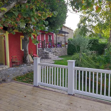 Bed & Breakfast Borgo Lamurese 3*