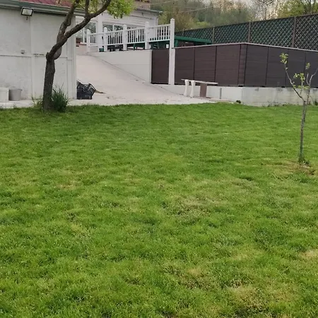 Borgo Lamurese לינה וארוחת בוקר