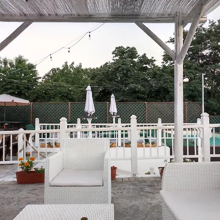 Bed & Breakfast Borgo Lamurese 3*