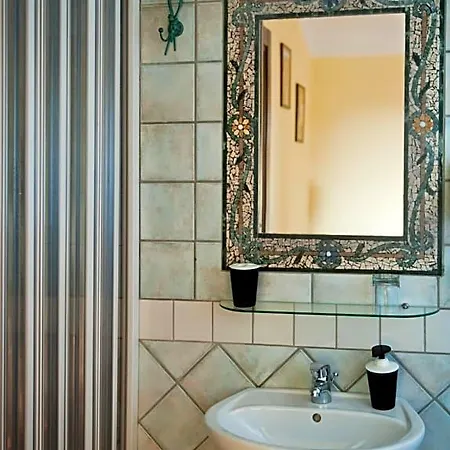 Bed & Breakfast Borgo Lamurese 3*