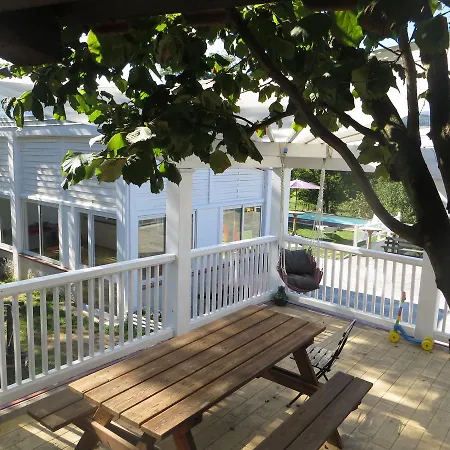 Bed & Breakfast Borgo Lamurese 3*