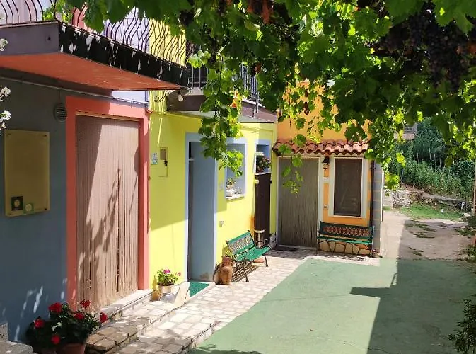 Borgo Lamurese Bed & Breakfast 3*