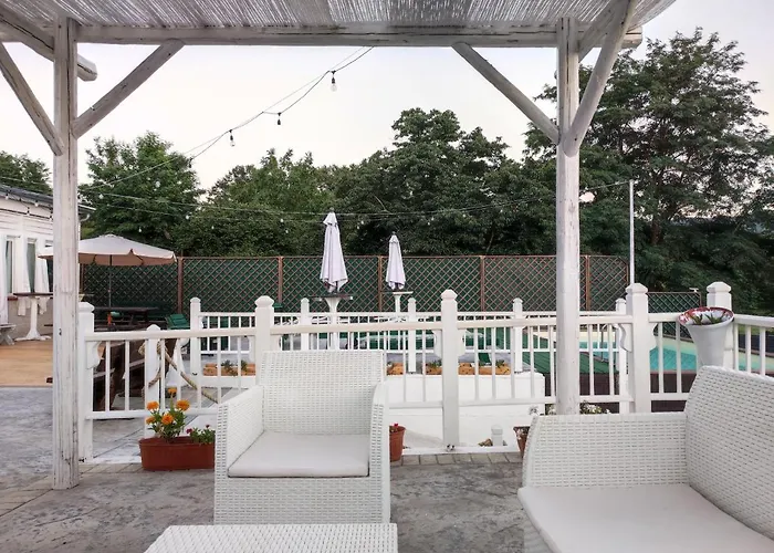 Bed & Breakfast Borgo Lamurese 3*