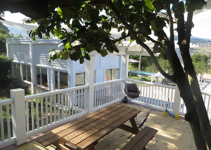 Bed & Breakfast Borgo Lamurese 3*